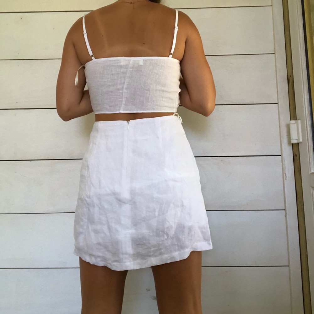 White skirt - Picture 4 of 4